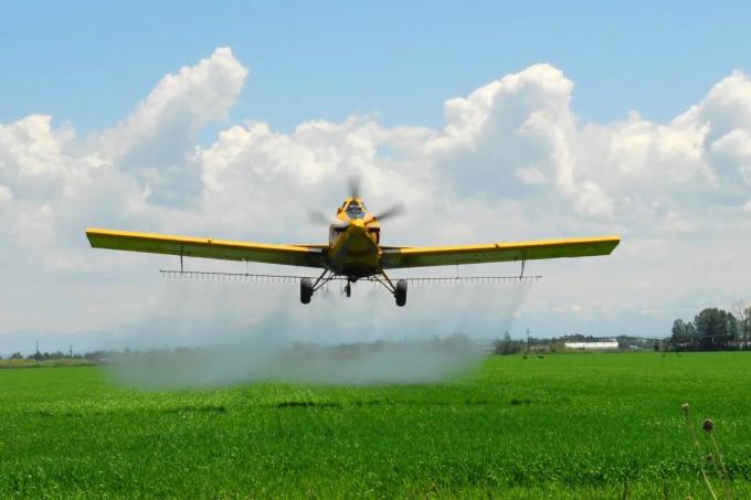 Tienen aviones y atraviesan un momento crítico por la sequía