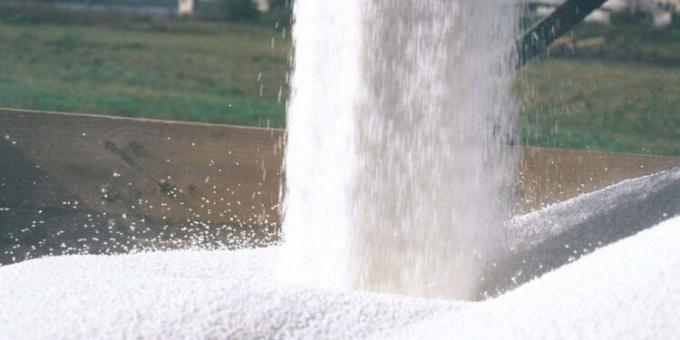 Siguen cayendo los precios de la urea granulada a pesar de la aparición de negocios puntuales