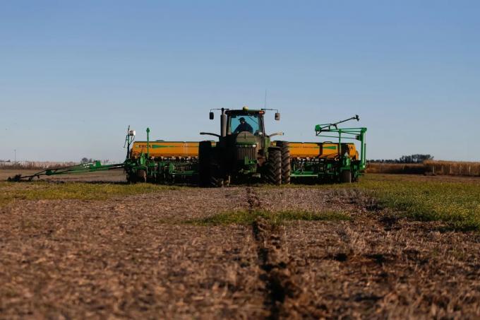 La escalada del dólar blue puede agravar el faltante de insumos críticos para el campo