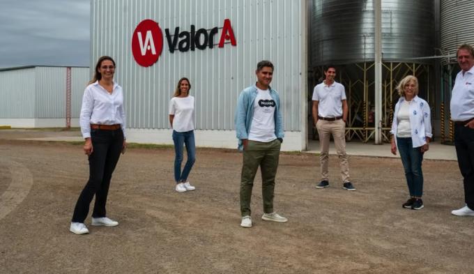 Una pyme cordobesa se integró a una experta en tecnologías de comidas sin animales