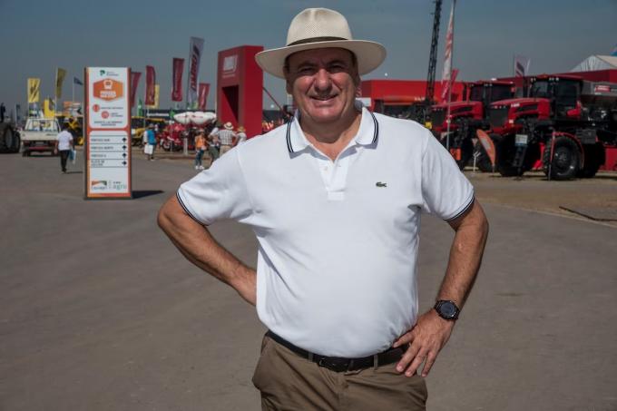 Están en juego entre 15.000 y 20.000 puestos de trabajo  la dura advertencia de un empresario de la maquinaria agrícola