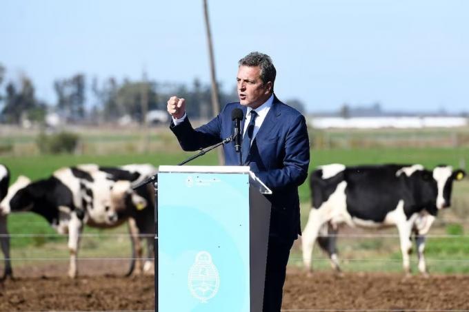 Massa adelantó medidas para la siembra de trigo y prometió un cambio en una norma del Banco Central criticada por el campo