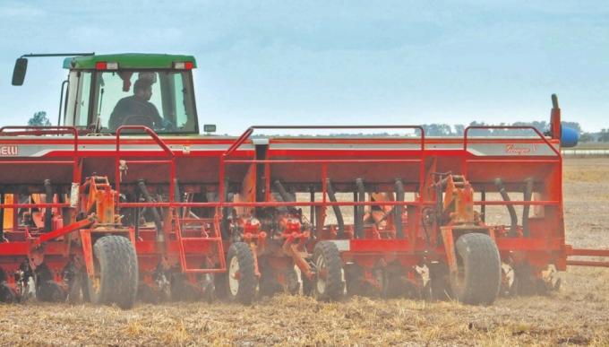 Las sembradoras lideran el bajón de la maquinaria agrícola: solo se vende la mitad que el año pasado