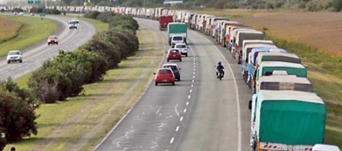 Las medidas que prepara el Gobierno para ayudar a los camioneros afectados por la sequía