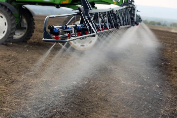 Combo explosivo. Crece la preocupación en la industria de insumos agrícolas por un impuesto de Massa