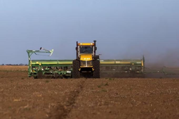 Por la suba del gasoil, el campo debe vender hasta un 7% más de su cosecha para adquirir el combustible y aconsejan comprar todo lo que se pueda