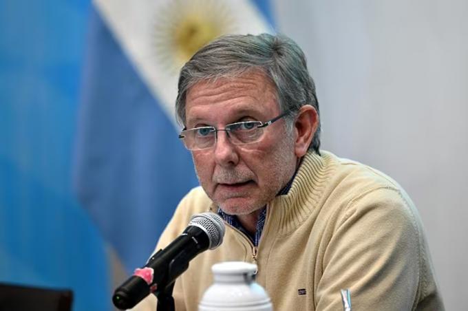 Conferencia y confusión. El secretario de Agricultura dijo que una medida de Massa se aplicará para importar soja y los exportadores lo cruzaron