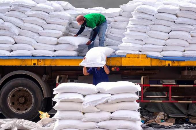 Alertan que una sorpresiva medida bloqueó exportaciones de arroz y decenas de camiones no pudieron salir del país