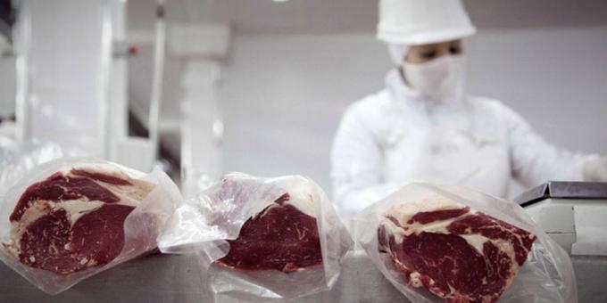 Cae la competitividad de la exportación de carne vacuna mientras el gobierno le niega al sector un dólar carne más alto