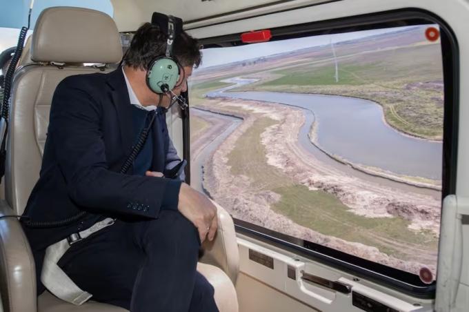 Se lo digo a Milei. Kicillof anunció el fin de una etapa en una obra para el campo con una advertencia por la dolarización