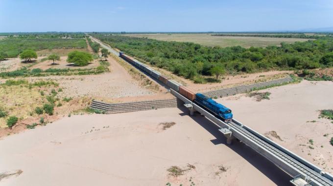 Un tren para el norte argentino. Cómo es el proyecto ferroviario del productor que presidirá el Senado