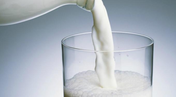 La producción nacional de leche cayó 2% en 2023