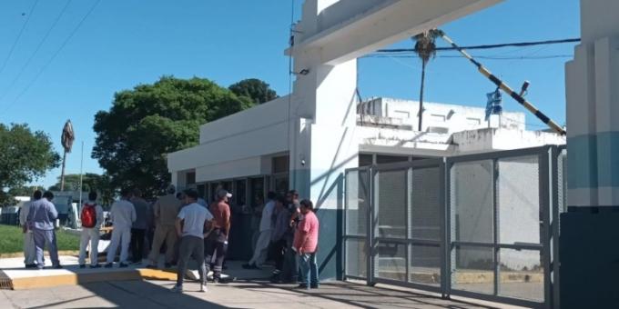 La Justicia imputó a los delegados de Atilra en SanCor, pero continúan las amenazas a quienes quieren volver al trabajo: Para no sufrir intimidaciones, incluso deben ir acompañados al baño.