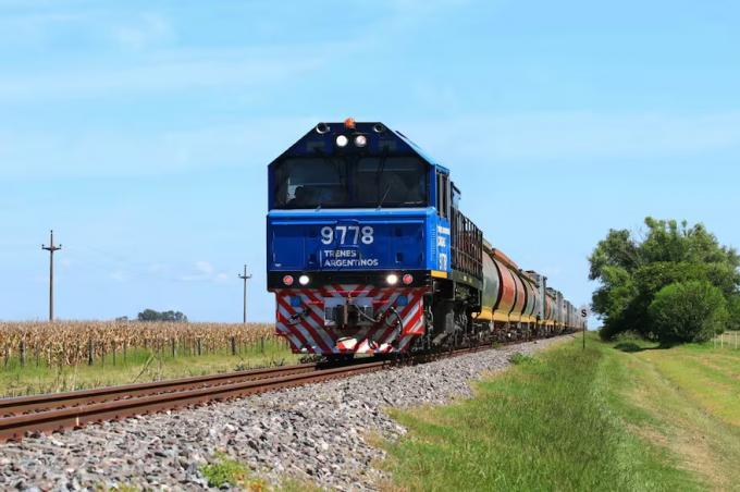 Belgrano Cargas en el sector exportador miran con entusiasmo la privatización del tren propuesta por el Gobierno de Milei