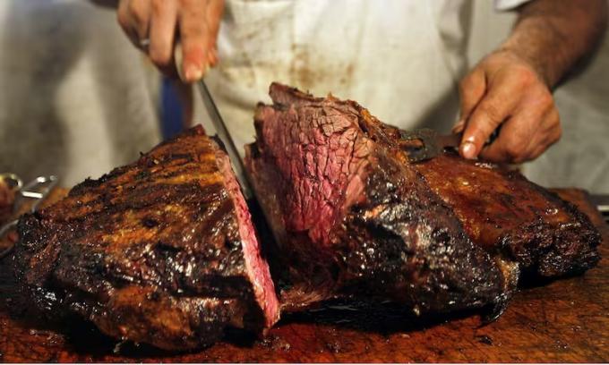 Derrumbe cayó un 24% el gasto por habitante en carne vacuna