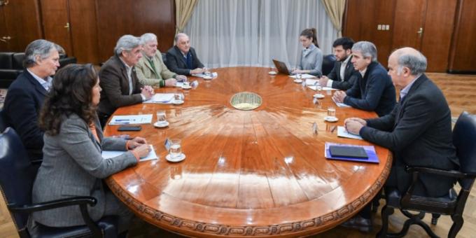 Caputo se hizo eco de un reclamo del campo: El futuro está en la reducción de retenciones