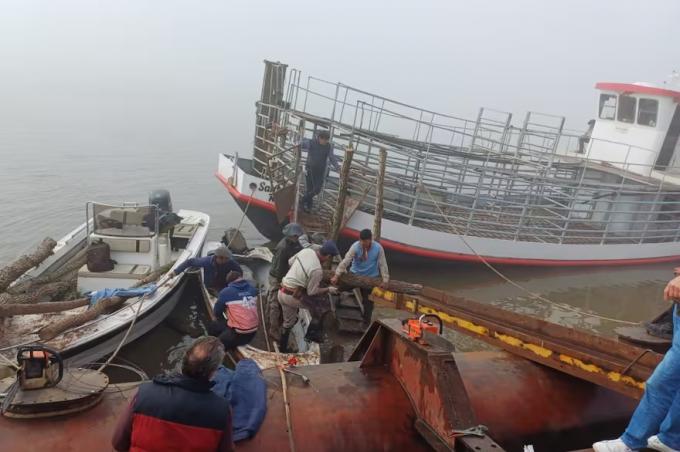 Quedamos acorralado denuncian que la falta de barcos y una burocracia excesiva tienen en vilo a los ganaderos de una región