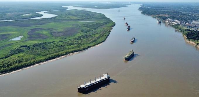 La Hidrovía se vacía de barcos por la bajante del río Paraná