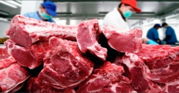 Incremento en la faena de hembras y caída en el consumo de carnes