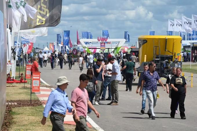 Récord ya pasaron 200.000 personas por Expoagro y entre los productores hay furor por los drones