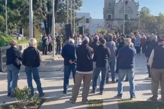 Cortá con el relato productores de Carlos Casares exigieron obras por el abandono de los caminos rurales
