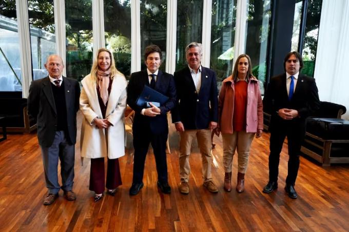 Dos horas de reunión Milei por ahora no bajará las retenciones, pero le hizo una importante promesa al campo