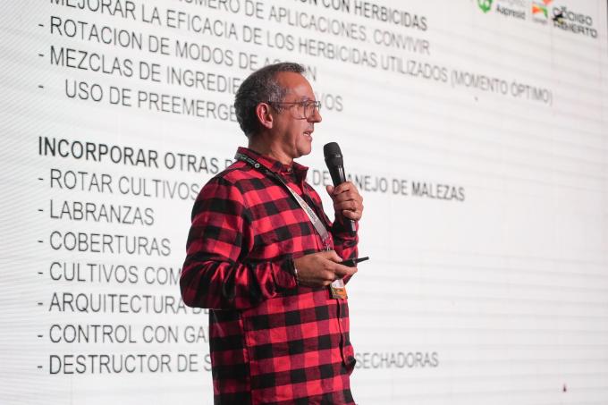 Combatir malezas, por tierra y por aire. Qué hacer frente a las resistencias y qué rol pueden jugar los drones