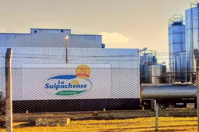 Bomba de tiempo una histórica planta láctea quedó bajo el control de los empleados y alertan que cerraría en 15 días