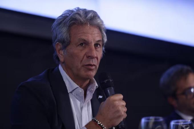 Nueva desregulación el Gobierno eliminó requisitos para exportaciones aéreas