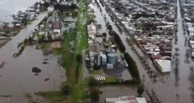 Es como ver un mar la tormenta de Santa Rosa dejó una situación de caos en una zona rural