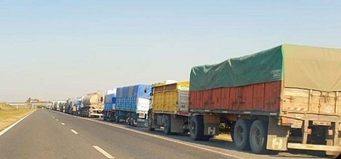 El costo argentino en su máxima expresión. El transporte de granos es hasta un 30% más caro que en Brasil y Estados Unidos