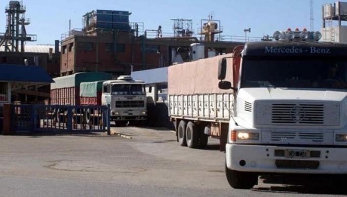 Transporte de granos la campaña 2024/25 crecería 6% y será la tercera más grande de la historia