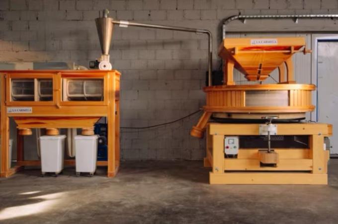 Matrimonio emprendedor importaron un molino de piedra desde Austria y ya producen 17 toneladas por mes de superharinas