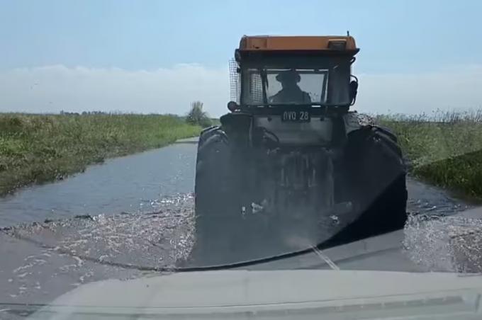 Se hunde el barco y no hay botes vive aislada hace dos meses por las inundaciones y apunta contra un municipio