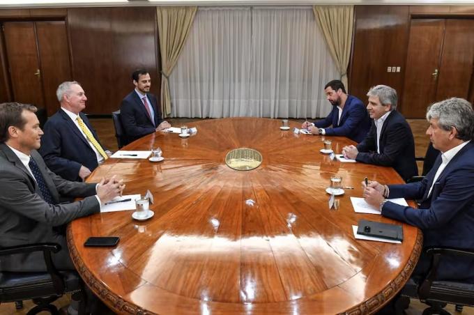 Gigante del agro el máximo ejecutivo global de Bunge se reunió con Caputo y Adorni