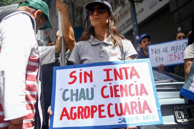 Achique y motosierra el Gobierno buscará recortar hasta 1700 empleos en el INTA y cerraría agencias experimentales