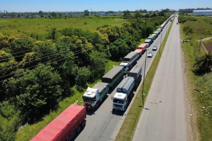 El más alto de la historia por la supercosecha de trigo ya fue récord el ingreso de camiones a los puertos y seguirá a pleno