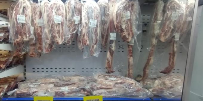 Rompieron la barrera, pero al final nada cambió, Las góndolas patagónicas tienen asado a precio de CABA, pero aseguran que la calidad es tan baja que casi nadie lo compra