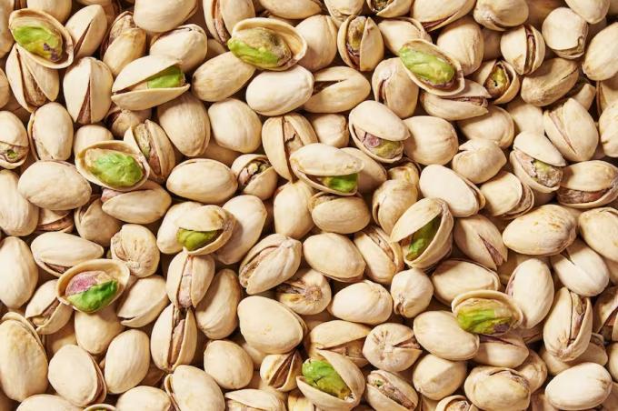 Oro verde cómo es invertir en el fruto seco que es sensación y cuánto dinero se necesita