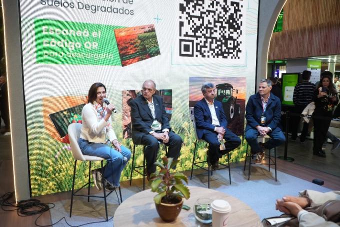 Presentaron una guía técnica para recuperar suelos degradados en Aapresid