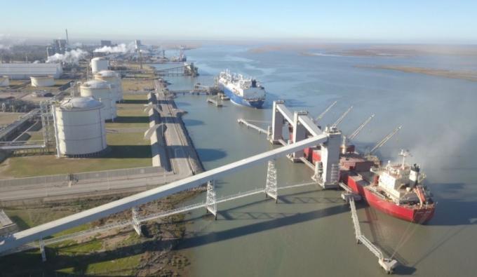 Puerto de Bahía Blanca: denuncian un paro encubierto de URGARA