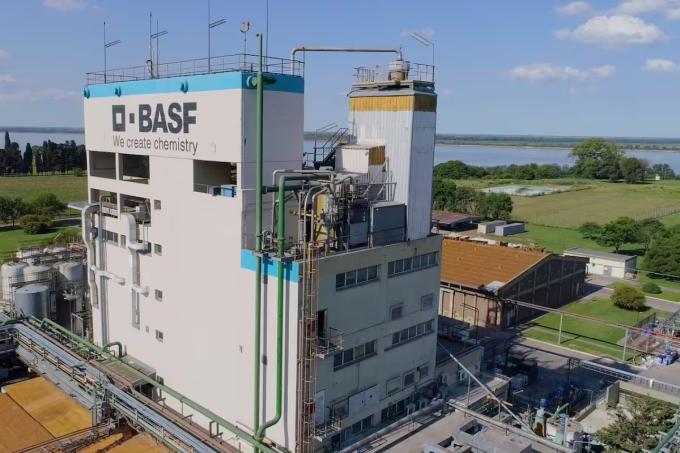 BASF reduce un turno en General Lagos y el sindicato está en alerta