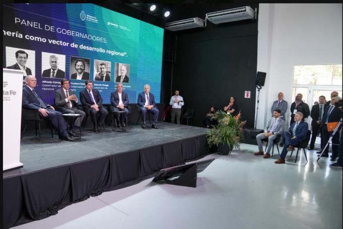 Jalil defendió el RIGI en Rosario: “Es útil para todas las provincias del país”