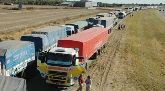 COMIENZA UN NUEVO PARO DE TRANSPORTISTAS DE GRANOS