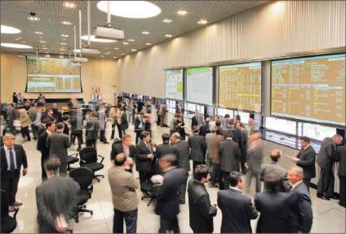 EL MERCADO DE GRANOS PISA EL FRENO POR LAS VERSIONES DE PESIFICACIÓN
