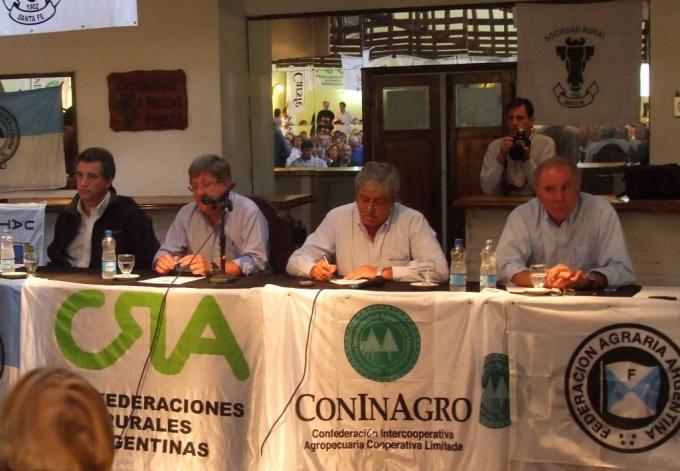 La Mesa de Enlace rechazó "que se catalogue de golpistas a los productores"