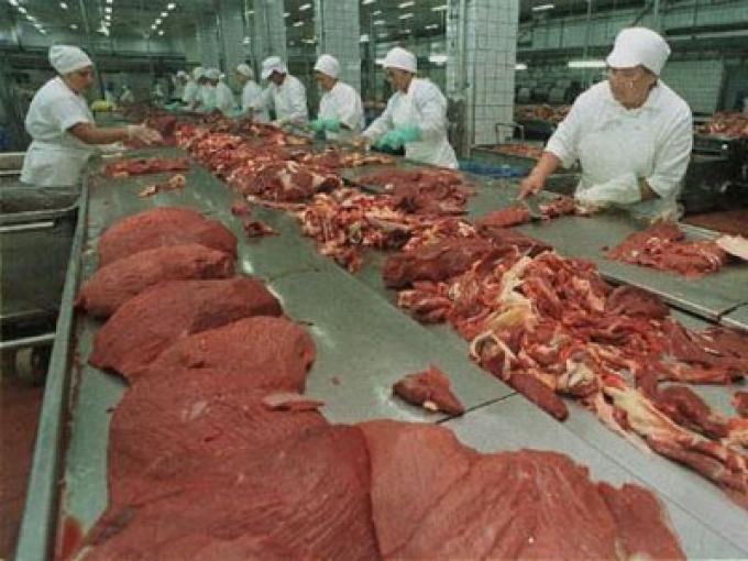 Frigoríficos piden devaluación o eliminación de derechos de exportación