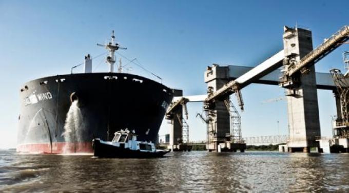 Fuerte oposición a una mayor carga tributaria en los puertos.