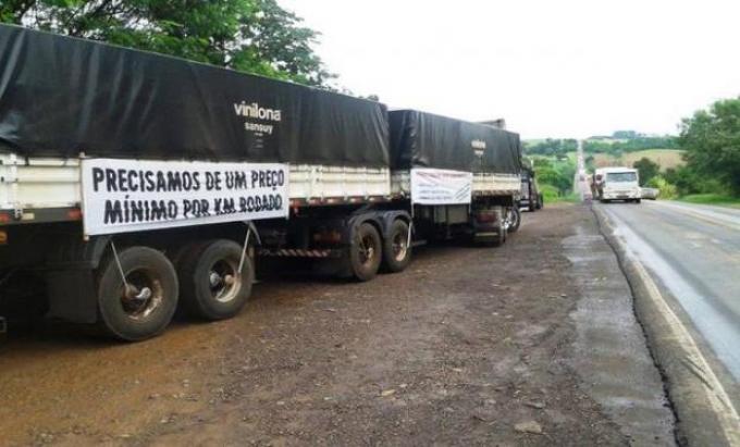 Sin acuerdos, ya son 100 los bloqueos en las rutas de Brasil