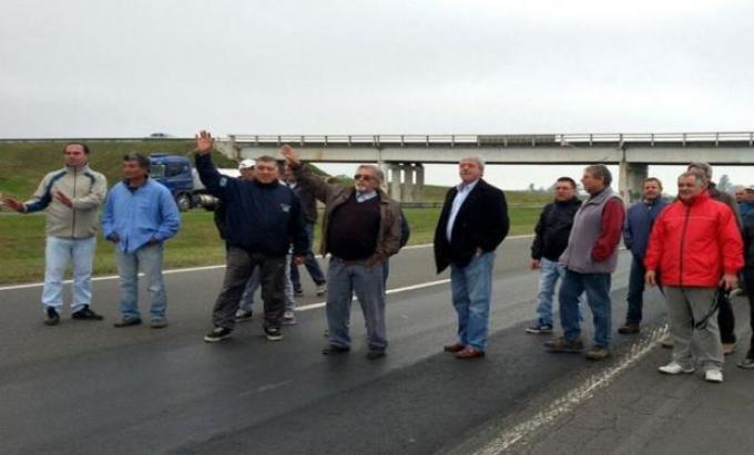 Productores reclaman volver a las rutas